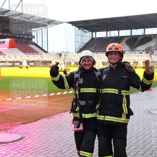 07.12.2025 - St. Pauli X-Mass-Run No. 15 Luisa Fischer http://msf.ph/oto/9381344 07.12.2025 10:45:06 Ziel 15, 32, 86, 220, 571, 1051, 1059, 1060, 1089, 1421, 1947, 1948, 2058, 2321, 2325, 2357, 2359, 3132, 4876 meine-sportfotos.de