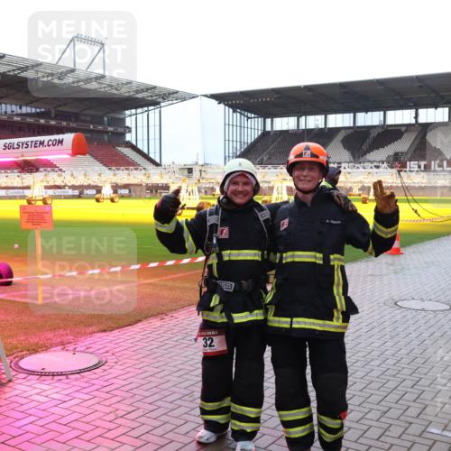 07.12.2025 - St. Pauli X-Mass-Run No. 15 Luisa Fischer http://msf.ph/oto/9381346 07.12.2025 10:45:06 Ziel 32, 86, 220, 571, 1051, 1059, 1060, 1089, 1421, 1947, 1948, 2058, 2321, 2325, 2357, 2359, 3132, 4876 meine-sportfotos.de