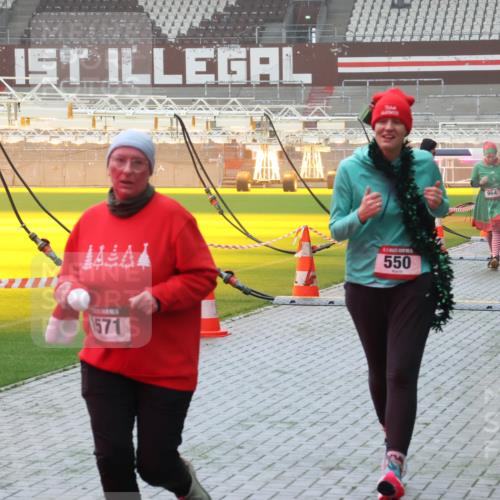 07.12.2025 - St. Pauli X-Mass-Run No. 15 Luisa Fischer http://msf.ph/oto/9381349 07.12.2025 10:10:59 Ziel 571, 550, 964, 4885, 550, 962, 964, 1399, 1571, 1732, 1768, 2083, 2087, 4358, 4507, 4885 meine-sportfotos.de