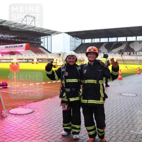 07.12.2025 - St. Pauli X-Mass-Run No. 15 Luisa Fischer http://msf.ph/oto/9381350 07.12.2025 10:45:07 Ziel 32, 86, 220, 571, 1051, 1059, 1060, 1089, 1421, 1947, 1948, 2058, 2321, 2325, 2357, 2359, 3132, 4876 meine-sportfotos.de