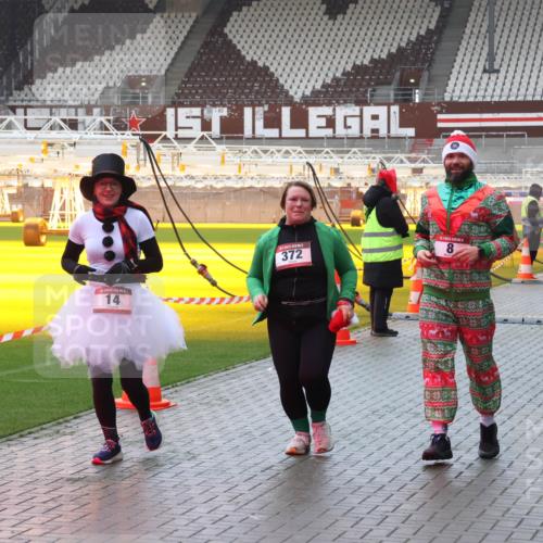 07.12.2025 - St. Pauli X-Mass-Run No. 15 Luisa Fischer http://msf.ph/oto/9381360 07.12.2025 11:16:27 Ziel 1, 14, 372, 8, 8, 14, 372, 1800, 1802, 1821, 1825, 2194, 2195, 2464, 3241, 3256, 3326 meine-sportfotos.de