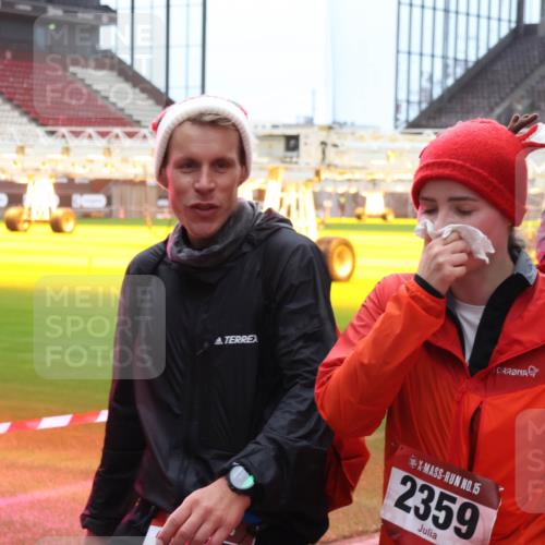 07.12.2025 - St. Pauli X-Mass-Run No. 15 Luisa Fischer http://msf.ph/oto/9381401 07.12.2025 10:45:27 Ziel 0, 15, 2359, 82, 86, 631, 636, 791, 793, 1245, 1415, 1419, 1546, 2058, 2086, 2158, 2220, 2321, 2325, 2524, 2525, 2934, 3132, 3350, 4876 meine-sportfotos.de