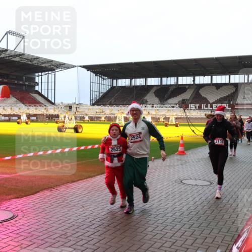07.12.2025 - St. Pauli X-Mass-Run No. 15 Luisa Fischer http://msf.ph/oto/9381433 07.12.2025 10:45:37 Ziel 2525, 2524, 2158, 82, 86, 401, 430, 467, 631, 636, 791, 793, 1096, 1245, 1415, 1419, 1546, 2058, 2086, 2158, 2220, 2355, 2356, 2524, 2525, 2535, 2926, 2934, 3350, 4876 meine-sportfotos.de