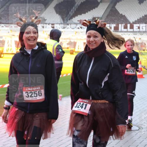 07.12.2025 - St. Pauli X-Mass-Run No. 15 Luisa Fischer http://msf.ph/oto/9381468 07.12.2025 11:17:13 Ziel 15, 3256, 15, 3241, 3326, 1017, 1350 meine-sportfotos.de