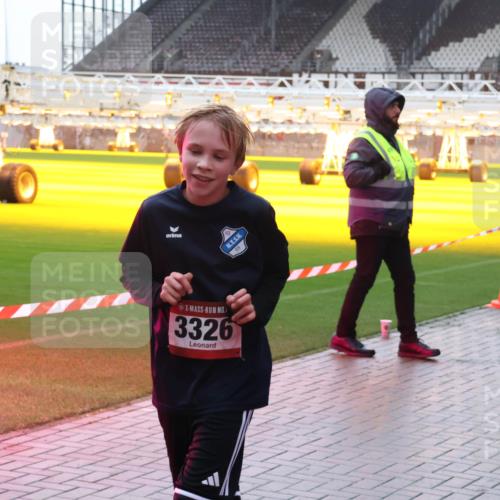 07.12.2025 - St. Pauli X-Mass-Run No. 15 Luisa Fischer http://msf.ph/oto/9381472 07.12.2025 11:17:15 Ziel 3326, 1017, 1350 meine-sportfotos.de
