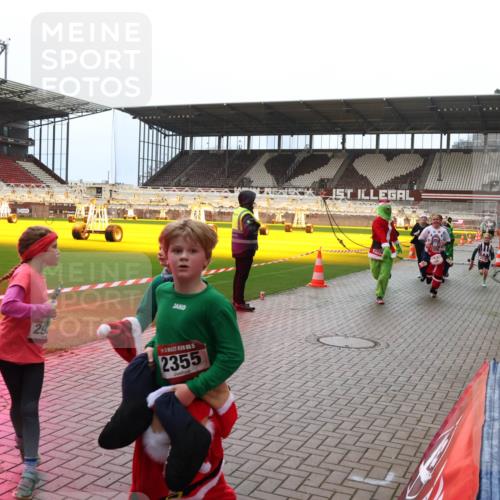 07.12.2025 - St. Pauli X-Mass-Run No. 15 Luisa Fischer http://msf.ph/oto/9381475 07.12.2025 10:45:45 Ziel 29, 15, 2355, 82, 86, 401, 430, 467, 631, 636, 791, 793, 1096, 1245, 1415, 1419, 1546, 1823, 2086, 2158, 2220, 2355, 2356, 2524, 2525, 2535, 2926, 2934, 3350, 4854, 4860, 4876 meine-sportfotos.de