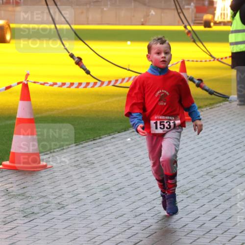 07.12.2025 - St. Pauli X-Mass-Run No. 15 Luisa Fischer http://msf.ph/oto/9381489 07.12.2025 11:17:39 Ziel 15, 1531, 551, 1122, 1125, 1127, 1130, 1340, 1529, 1531, 1686, 2477, 2766, 2846, 2849 meine-sportfotos.de