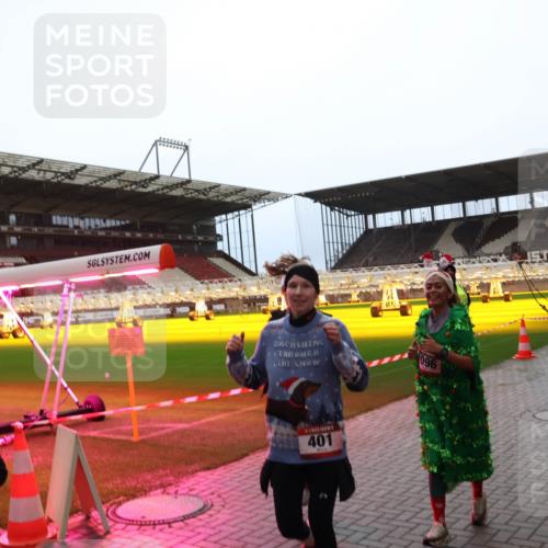 07.12.2025 - St. Pauli X-Mass-Run No. 15 Luisa Fischer http://msf.ph/oto/9381504 07.12.2025 10:45:50 Ziel 20, 401, 82, 401, 430, 467, 631, 636, 791, 793, 1096, 1245, 1415, 1419, 1546, 1823, 2086, 2158, 2220, 2324, 2326, 2355, 2356, 2524, 2525, 2535, 2926, 2934, 3350, 3835, 3838, 4854, 4860, 4876 meine-sportfotos.de