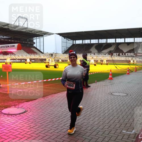 07.12.2025 - St. Pauli X-Mass-Run No. 15 Luisa Fischer http://msf.ph/oto/9381513 07.12.2025 10:46:02 Ziel 4860, 1, 82, 401, 430, 467, 631, 636, 1041, 1096, 1245, 1715, 1823, 2076, 2079, 2080, 2086, 2089, 2158, 2218, 2220, 2324, 2326, 2355, 2356, 2524, 2525, 2535, 2926, 2934, 3350, 3835, 3838, 4616, 4619, 4620, 4762, 4854, 4860 meine-sportfotos.de