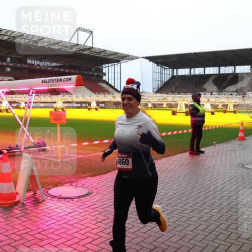 07.12.2025 - St. Pauli X-Mass-Run No. 15 Luisa Fischer http://msf.ph/oto/9381514 07.12.2025 10:46:02 Ziel 4860, 82, 401, 430, 467, 631, 636, 1041, 1096, 1245, 1715, 1823, 2076, 2079, 2080, 2086, 2089, 2158, 2218, 2220, 2324, 2326, 2355, 2356, 2524, 2525, 2535, 2926, 2934, 3350, 3835, 3838, 4616, 4619, 4620, 4762, 4854, 4860 meine-sportfotos.de