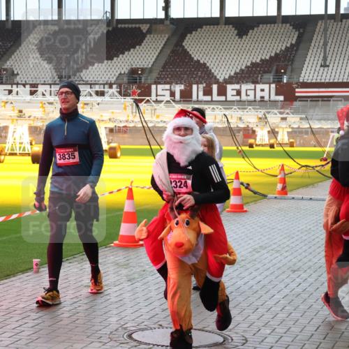 07.12.2025 - St. Pauli X-Mass-Run No. 15 Luisa Fischer http://msf.ph/oto/9381531 07.12.2025 10:46:14 Ziel 3835, 324, 232, 1041, 178, 183, 401, 430, 467, 908, 1041, 1094, 1096, 1715, 1823, 1955, 2076, 2079, 2080, 2089, 2218, 2220, 2324, 2326, 2334, 2355, 2356, 2423, 2535, 2733, 2734, 2926, 2934, 3835, 3838, 4616, 4619, 4620, 4762, 4854, 4860 meine-sportfotos.de