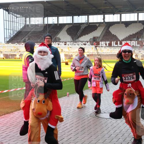 07.12.2025 - St. Pauli X-Mass-Run No. 15 Luisa Fischer http://msf.ph/oto/9381539 07.12.2025 10:46:15 Ziel 15, 18, 3838, 1, 2326, 4619, 162, 178, 183, 401, 430, 467, 908, 1041, 1094, 1096, 1715, 1823, 1955, 2076, 2079, 2080, 2089, 2218, 2324, 2326, 2334, 2355, 2356, 2423, 2535, 2733, 2734, 2926, 2934, 3835, 3838, 4616, 4619, 4620, 4762, 4854, 4860 meine-sportfotos.de
