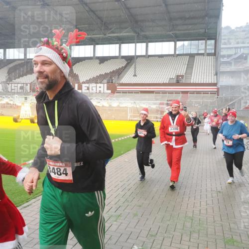 07.12.2025 - St. Pauli X-Mass-Run No. 15 Fabian Wolf http://msf.ph/oto/9381540 07.12.2025 10:09:00 Ziel 19, 390, 786, 789, 947, 1002, 1176, 1461, 1465, 1570, 1575, 1576, 2126, 2521, 3300, 3332, 3335, 3484, 3891, 3904, 3907, 4066, 4067, 4068 meine-sportfotos.de