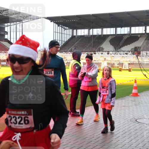 07.12.2025 - St. Pauli X-Mass-Run No. 15 Luisa Fischer http://msf.ph/oto/9381550 07.12.2025 10:46:16 Ziel 2326, 3835, 2218, 3838, 162, 178, 183, 401, 430, 467, 908, 1041, 1094, 1096, 1715, 1823, 1955, 2076, 2079, 2080, 2089, 2218, 2324, 2326, 2334, 2355, 2356, 2423, 2535, 2733, 2734, 2926, 3835, 3838, 4616, 4619, 4620, 4762, 4854, 4860 meine-sportfotos.de