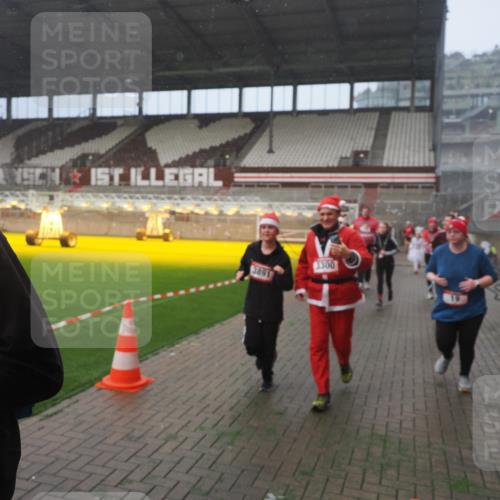07.12.2025 - St. Pauli X-Mass-Run No. 15 Fabian Wolf http://msf.ph/oto/9381552 07.12.2025 10:09:00 Ziel 19, 390, 786, 789, 947, 1002, 1176, 1461, 1465, 1570, 1575, 1576, 2126, 2521, 3300, 3332, 3335, 3484, 3891, 3904, 3907, 4066, 4067, 4068 meine-sportfotos.de