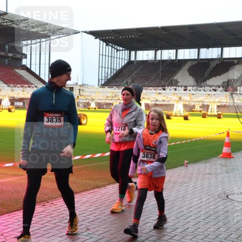 07.12.2025 - St. Pauli X-Mass-Run No. 15 Luisa Fischer http://msf.ph/oto/9381555 07.12.2025 10:46:17 Ziel 3835, 2218, 3838, 162, 178, 183, 430, 467, 908, 1041, 1094, 1096, 1715, 1823, 1955, 2076, 2079, 2080, 2089, 2218, 2324, 2326, 2334, 2423, 2535, 2733, 2734, 3835, 3838, 4616, 4619, 4620, 4762, 4854, 4860 meine-sportfotos.de