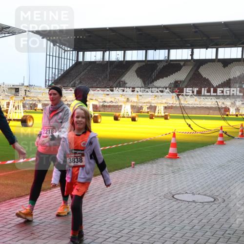 07.12.2025 - St. Pauli X-Mass-Run No. 15 Luisa Fischer http://msf.ph/oto/9381558 07.12.2025 10:46:17 Ziel 3835, 2218, 3838, 461, 162, 178, 183, 430, 467, 908, 1041, 1094, 1096, 1715, 1823, 1955, 2076, 2079, 2080, 2089, 2218, 2324, 2326, 2334, 2423, 2535, 2733, 2734, 3835, 3838, 4616, 4619, 4620, 4762, 4854, 4860 meine-sportfotos.de