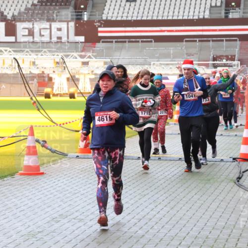 07.12.2025 - St. Pauli X-Mass-Run No. 15 Luisa Fischer http://msf.ph/oto/9381560 07.12.2025 10:46:19 Ziel 4619, 1715, 2076, 1041, 733, 08, 38, 41, 162, 178, 183, 908, 1041, 1094, 1715, 1823, 1955, 2076, 2079, 2080, 2089, 2216, 2218, 2324, 2326, 2334, 2423, 2535, 2574, 2733, 2734, 3835, 3838, 4616, 4619, 4620, 4762, 4854, 4860 meine-sportfotos.de
