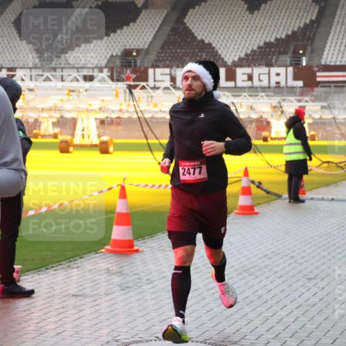07.12.2025 - St. Pauli X-Mass-Run No. 15 Luisa Fischer http://msf.ph/oto/9381566 07.12.2025 11:17:46 Ziel 15, 551, 2477, 551, 845, 1122, 1125, 1127, 1130, 1340, 1529, 1531, 1686, 2477, 2766, 2846, 2849 meine-sportfotos.de