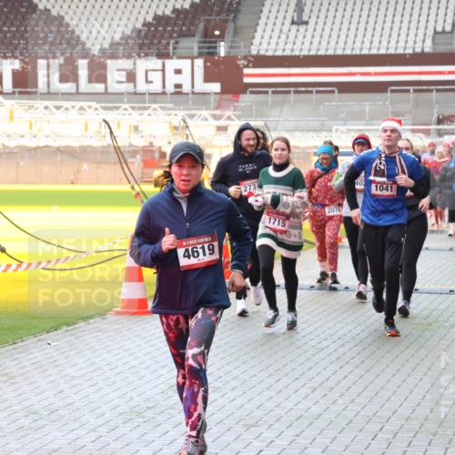 07.12.2025 - St. Pauli X-Mass-Run No. 15 Luisa Fischer http://msf.ph/oto/9381567 07.12.2025 10:46:20 Ziel 273, 5, 4619, 1715, 2076, 40, 1041, 38, 41, 162, 178, 183, 908, 1041, 1094, 1715, 1823, 1955, 2076, 2079, 2080, 2089, 2216, 2218, 2324, 2326, 2334, 2423, 2574, 2733, 2734, 3835, 3838, 4616, 4619, 4620, 4762, 4854, 4860 meine-sportfotos.de