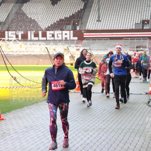 07.12.2025 - St. Pauli X-Mass-Run No. 15 Luisa Fischer http://msf.ph/oto/9381569 07.12.2025 10:46:20 Ziel 4615, 1715, 1041, 810, 38, 41, 162, 178, 183, 908, 1041, 1094, 1715, 1823, 1955, 2076, 2079, 2080, 2089, 2216, 2218, 2324, 2326, 2334, 2423, 2574, 2733, 2734, 3835, 3838, 4616, 4619, 4620, 4762, 4854, 4860 meine-sportfotos.de