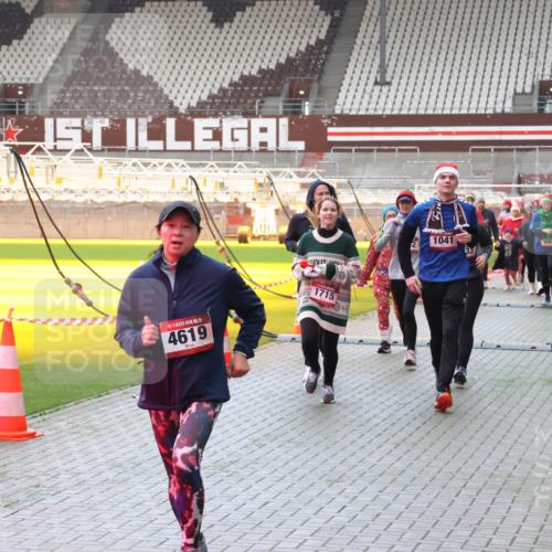 07.12.2025 - St. Pauli X-Mass-Run No. 15 Luisa Fischer http://msf.ph/oto/9381571 07.12.2025 10:46:20 Ziel 5, 4619, 1715, 1041, 38, 41, 162, 178, 183, 908, 1041, 1094, 1715, 1823, 1955, 2076, 2079, 2080, 2089, 2216, 2218, 2324, 2326, 2334, 2423, 2574, 2733, 2734, 3835, 3838, 4616, 4619, 4620, 4762, 4854, 4860 meine-sportfotos.de