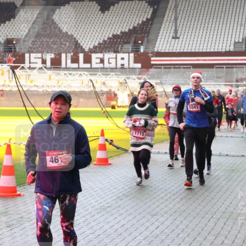 07.12.2025 - St. Pauli X-Mass-Run No. 15 Luisa Fischer http://msf.ph/oto/9381574 07.12.2025 10:46:21 Ziel 5, 46, 1715, 3402, 1041, 38, 41, 162, 178, 183, 908, 1041, 1094, 1715, 1823, 1955, 2076, 2079, 2080, 2082, 2089, 2216, 2218, 2324, 2326, 2334, 2423, 2574, 2733, 2734, 3835, 3838, 4616, 4619, 4620, 4762, 4854, 4860 meine-sportfotos.de