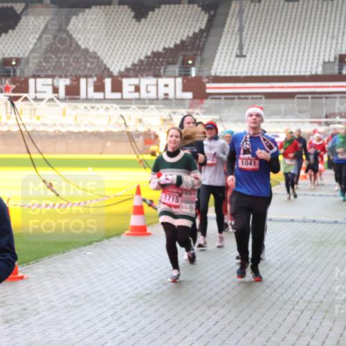 07.12.2025 - St. Pauli X-Mass-Run No. 15 Luisa Fischer http://msf.ph/oto/9381577 07.12.2025 10:46:21 Ziel 15, 4619, 1, 1041, 38, 41, 162, 178, 183, 908, 1041, 1094, 1715, 1823, 1955, 2076, 2079, 2080, 2082, 2089, 2216, 2218, 2324, 2326, 2334, 2423, 2574, 2733, 2734, 3835, 3838, 4616, 4619, 4620, 4762, 4854, 4860 meine-sportfotos.de