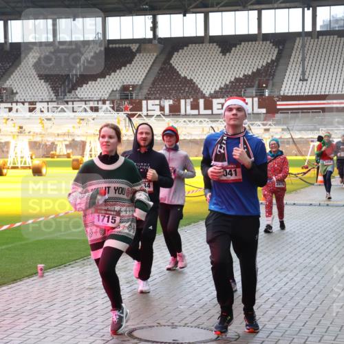 07.12.2025 - St. Pauli X-Mass-Run No. 15 Luisa Fischer http://msf.ph/oto/9381596 07.12.2025 10:46:24 Ziel 1, 15, 1715, 1094, 041, 010, 162, 38, 41, 153, 162, 168, 178, 183, 908, 1041, 1094, 1715, 1823, 1955, 2076, 2079, 2080, 2082, 2089, 2216, 2218, 2324, 2326, 2334, 2423, 2574, 2733, 2734, 3835, 3838, 4616, 4619, 4620, 4762, 4854, 4860 meine-sportfotos.de