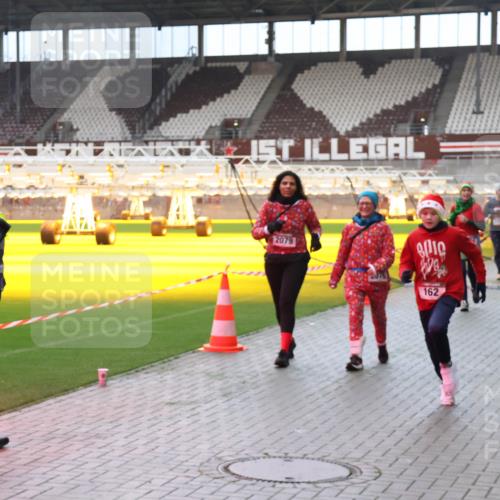 07.12.2025 - St. Pauli X-Mass-Run No. 15 Luisa Fischer http://msf.ph/oto/9381616 07.12.2025 10:46:26 Ziel 2079, 162, 38, 41, 153, 162, 168, 178, 183, 908, 914, 917, 1041, 1094, 1715, 1823, 1955, 2076, 2079, 2080, 2082, 2089, 2216, 2218, 2324, 2326, 2334, 2423, 2574, 2733, 2734, 3835, 3838, 4589, 4616, 4619, 4620, 4762, 4854, 4860 meine-sportfotos.de