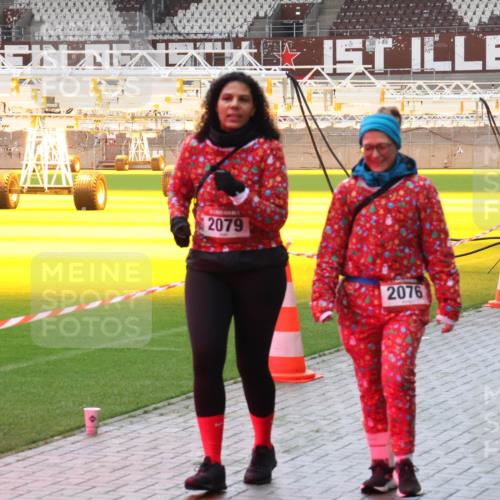 07.12.2025 - St. Pauli X-Mass-Run No. 15 Luisa Fischer http://msf.ph/oto/9381630 07.12.2025 10:46:28 Ziel 2079, 2076, 1094, 38, 41, 153, 162, 168, 178, 183, 908, 914, 917, 1041, 1094, 1715, 1823, 1955, 2076, 2079, 2080, 2082, 2089, 2216, 2218, 2303, 2306, 2324, 2326, 2334, 2423, 2574, 2733, 2734, 3835, 3838, 4589, 4616, 4619, 4620, 4762, 4854, 4860 meine-sportfotos.de