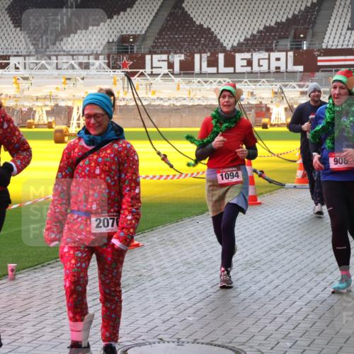 07.12.2025 - St. Pauli X-Mass-Run No. 15 Luisa Fischer http://msf.ph/oto/9381640 07.12.2025 10:46:30 Ziel 5, 2079, 2076, 1094, 908, 183, 4762, 38, 41, 153, 162, 168, 178, 183, 908, 914, 917, 1040, 1041, 1043, 1094, 1715, 1823, 1955, 2076, 2079, 2080, 2082, 2089, 2216, 2218, 2303, 2306, 2324, 2326, 2334, 2423, 2574, 2733, 2734, 2960, 3835, 3838, 4589, 4616, 4619, 4620, 4762, 4854 meine-sportfotos.de