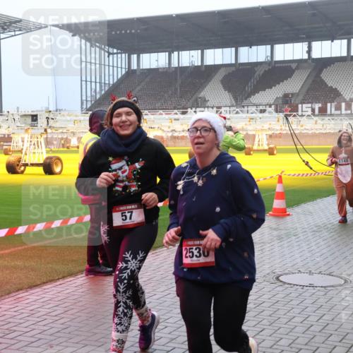 07.12.2025 - St. Pauli X-Mass-Run No. 15 Luisa Fischer http://msf.ph/oto/9381641 07.12.2025 10:11:32 Ziel 57, 2530, 1148, 29, 1150, 1149, 57, 979, 983, 1148, 1149, 1150, 1426, 1768, 1929, 1935, 1969, 2530, 3354, 3815, 4499, 4525, 4659, 4661, 4885 meine-sportfotos.de