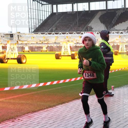 07.12.2025 - St. Pauli X-Mass-Run No. 15 Luisa Fischer http://msf.ph/oto/9381691 07.12.2025 11:18:33 Ziel 15, 1348, 1325, 1348, 2045, 2915, 3201, 3221, 3304, 3327, 4627 meine-sportfotos.de