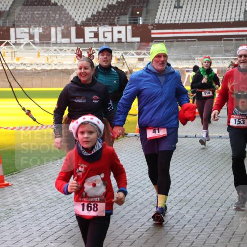 07.12.2025 - St. Pauli X-Mass-Run No. 15 Luisa Fischer http://msf.ph/oto/9381714 07.12.2025 10:46:41 Ziel 15, 168, 41, 914, 153, 38, 41, 153, 162, 168, 178, 183, 221, 479, 485, 639, 641, 908, 914, 917, 921, 1040, 1041, 1043, 1094, 1242, 1715, 1955, 2076, 2079, 2080, 2082, 2089, 2092, 2216, 2303, 2306, 2334, 2423, 2574, 2733, 2734, 2960, 2965, 2998, 3001, 4589, 4616, 4619, 4620 meine-sportfotos.de