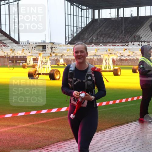 07.12.2025 - St. Pauli X-Mass-Run No. 15 Luisa Fischer http://msf.ph/oto/9381719 07.12.2025 11:18:48 Ziel 1, 46, 7, 1325, 1348, 2045, 2918, 3138, 3158, 3201, 3221, 3304, 3327, 3634, 3636 meine-sportfotos.de