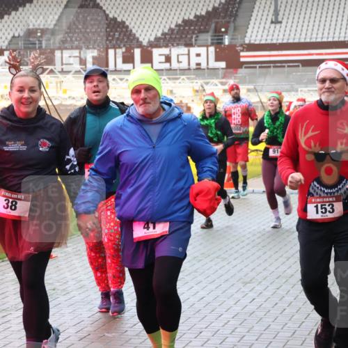 07.12.2025 - St. Pauli X-Mass-Run No. 15 Luisa Fischer http://msf.ph/oto/9381724 07.12.2025 10:46:42 Ziel 2009, 2024, 15, 38, 41, 2080, 91, 15, 153, 38, 41, 153, 162, 168, 178, 183, 221, 479, 485, 639, 641, 908, 914, 917, 921, 1040, 1041, 1043, 1094, 1242, 1715, 1955, 2076, 2079, 2080, 2082, 2089, 2092, 2216, 2303, 2306, 2334, 2423, 2574, 2733, 2734, 2960, 2965, 2998, 3001, 4589, 4616, 4619, 4620 meine-sportfotos.de