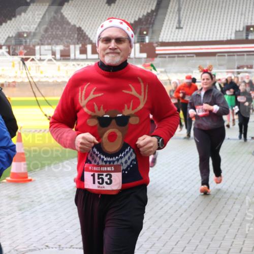 07.12.2025 - St. Pauli X-Mass-Run No. 15 Luisa Fischer http://msf.ph/oto/9381734 07.12.2025 10:46:44 Ziel 15, 153, 458, 38, 41, 153, 162, 168, 178, 183, 221, 479, 485, 639, 641, 908, 914, 917, 921, 1040, 1041, 1043, 1094, 1242, 1715, 1955, 2080, 2082, 2092, 2216, 2303, 2306, 2334, 2423, 2536, 2574, 2733, 2734, 2960, 2965, 2998, 3001, 4589, 4616, 4619, 4620 meine-sportfotos.de