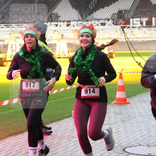 07.12.2025 - St. Pauli X-Mass-Run No. 15 Luisa Fischer http://msf.ph/oto/9381746 07.12.2025 10:46:46 Ziel 15, 917, 15, 914, 15, 4589, 38, 41, 58, 153, 162, 168, 178, 183, 221, 479, 485, 639, 641, 908, 914, 917, 921, 1040, 1041, 1043, 1094, 1242, 1715, 1955, 2080, 2082, 2092, 2216, 2303, 2306, 2334, 2423, 2488, 2536, 2574, 2733, 2734, 2960, 2965, 2998, 3001, 4589, 4616, 4619, 4620 meine-sportfotos.de