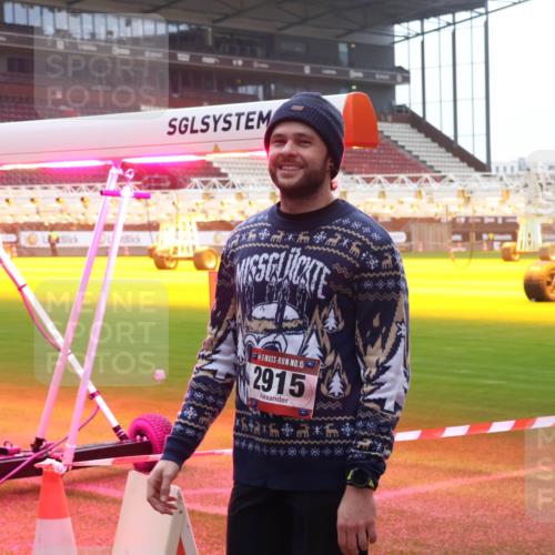 07.12.2025 - St. Pauli X-Mass-Run No. 15 Luisa Fischer http://msf.ph/oto/9381756 07.12.2025 11:18:55 Ziel 15, 2915, 1325, 1348, 2045, 2918, 3138, 3158, 3201, 3221, 3304, 3327, 3634, 3636 meine-sportfotos.de