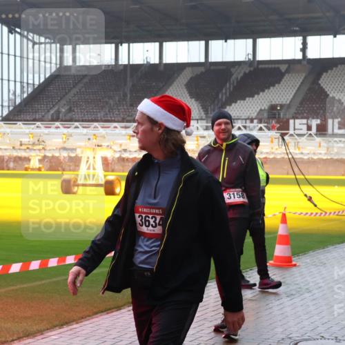 07.12.2025 - St. Pauli X-Mass-Run No. 15 Luisa Fischer http://msf.ph/oto/9381800 07.12.2025 11:19:27 Ziel 15, 3634, 3158, 295, 302, 1109, 1322, 1617, 2064, 2067, 2597, 2788, 2918, 3138, 3158, 3205 meine-sportfotos.de