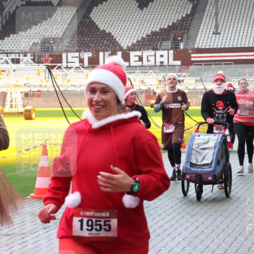 07.12.2025 - St. Pauli X-Mass-Run No. 15 Luisa Fischer http://msf.ph/oto/9381806 07.12.2025 10:46:56 Ziel 639, 1955, 2992, 485, 221, 2965, 3001, 38, 41, 58, 81, 153, 162, 168, 178, 183, 221, 479, 485, 639, 641, 908, 914, 917, 921, 1040, 1043, 1094, 1242, 1955, 2082, 2092, 2216, 2303, 2306, 2334, 2488, 2536, 2574, 2960, 2965, 2989, 2993, 2998, 3001, 4589, 4593 meine-sportfotos.de