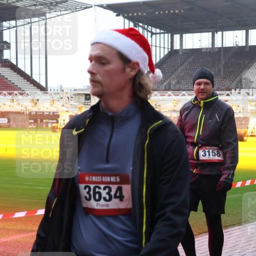 07.12.2025 - St. Pauli X-Mass-Run No. 15 Luisa Fischer http://msf.ph/oto/9381810 07.12.2025 11:19:29 Ziel 15, 3634, 15, 3158, 6709, 295, 302, 1109, 1322, 1617, 2064, 2067, 2597, 2788, 3205 meine-sportfotos.de