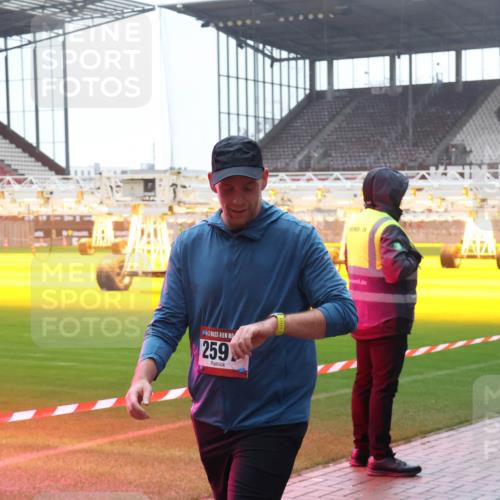 07.12.2025 - St. Pauli X-Mass-Run No. 15 Luisa Fischer http://msf.ph/oto/9381827 07.12.2025 11:19:43 Ziel 259, 39, 295, 302, 367, 373, 797, 1109, 1322, 1336, 1563, 1617, 2062, 2064, 2067, 2597, 2788, 3205 meine-sportfotos.de