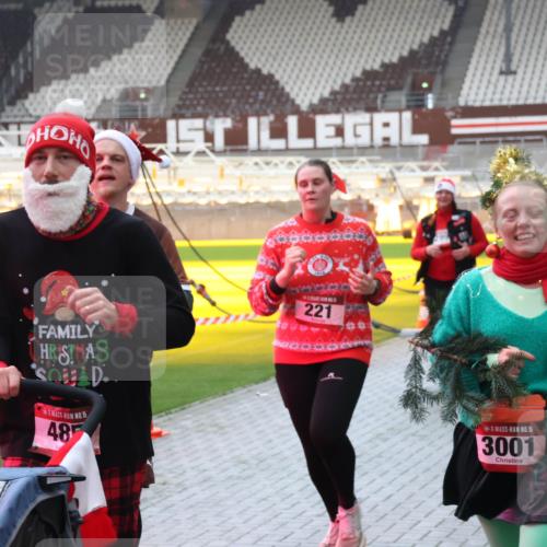 07.12.2025 - St. Pauli X-Mass-Run No. 15 Luisa Fischer http://msf.ph/oto/9381831 07.12.2025 10:46:59 Ziel 485, 221, 15, 3001, 2965, 38, 41, 58, 81, 153, 162, 168, 178, 183, 221, 479, 485, 639, 641, 914, 917, 921, 1040, 1043, 1242, 1955, 2082, 2092, 2216, 2303, 2306, 2334, 2488, 2536, 2574, 2960, 2965, 2989, 2993, 2998, 3001, 4589, 4593 meine-sportfotos.de