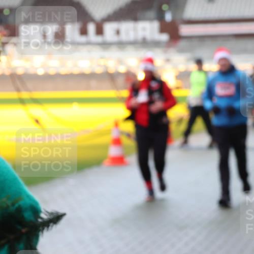 07.12.2025 - St. Pauli X-Mass-Run No. 15 Luisa Fischer http://msf.ph/oto/9381841 07.12.2025 10:47:01 Ziel 38, 41, 58, 81, 153, 162, 168, 178, 183, 221, 479, 485, 639, 641, 821, 823, 824, 914, 917, 921, 1040, 1043, 1242, 1359, 1872, 1955, 2082, 2092, 2216, 2303, 2306, 2334, 2488, 2536, 2574, 2960, 2965, 2989, 2993, 2998, 3001, 4589, 4593 meine-sportfotos.de