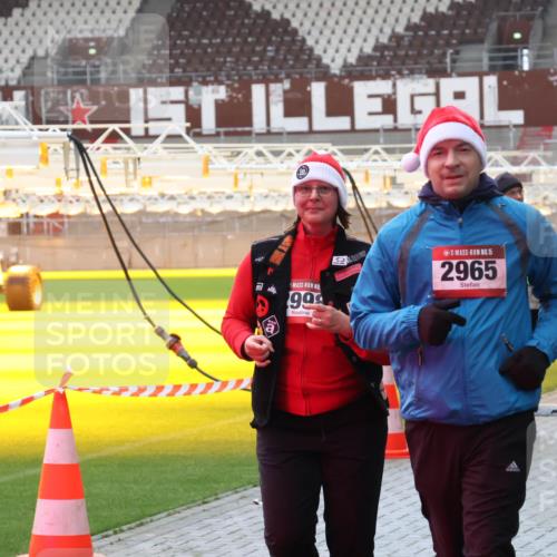 07.12.2025 - St. Pauli X-Mass-Run No. 15 Luisa Fischer http://msf.ph/oto/9381850 07.12.2025 10:47:02 Ziel 999, 15, 2965, 38, 41, 58, 81, 153, 162, 168, 178, 183, 221, 479, 485, 639, 641, 821, 823, 824, 914, 917, 921, 1040, 1043, 1242, 1359, 1362, 1872, 1875, 1955, 2082, 2092, 2216, 2303, 2306, 2334, 2488, 2536, 2574, 2960, 2965, 2989, 2993, 2998, 3001, 4589, 4593 meine-sportfotos.de