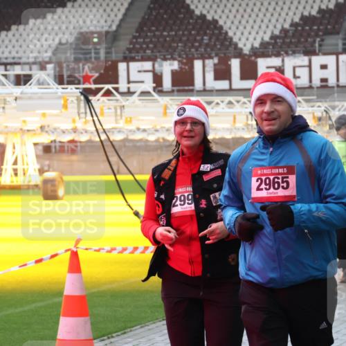 07.12.2025 - St. Pauli X-Mass-Run No. 15 Luisa Fischer http://msf.ph/oto/9381852 07.12.2025 10:47:03 Ziel 299, 15, 2965, 38, 41, 58, 81, 153, 162, 168, 221, 479, 485, 639, 641, 821, 823, 824, 914, 917, 921, 1040, 1043, 1242, 1359, 1362, 1747, 1872, 1875, 2082, 2092, 2216, 2303, 2306, 2488, 2536, 2574, 2960, 2965, 2989, 2993, 2998, 3001, 4589, 4593 meine-sportfotos.de