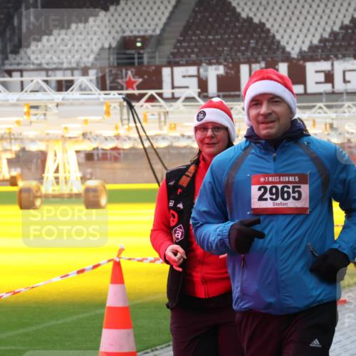 07.12.2025 - St. Pauli X-Mass-Run No. 15 Luisa Fischer http://msf.ph/oto/9381855 07.12.2025 10:47:03 Ziel 15, 2965, 38, 41, 58, 81, 153, 162, 168, 221, 479, 485, 639, 641, 821, 823, 824, 914, 917, 921, 1040, 1043, 1242, 1359, 1362, 1747, 1872, 1875, 2082, 2092, 2216, 2303, 2306, 2488, 2536, 2574, 2960, 2965, 2989, 2993, 2998, 3001, 4589, 4593 meine-sportfotos.de