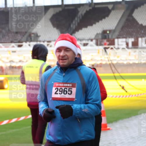 07.12.2025 - St. Pauli X-Mass-Run No. 15 Luisa Fischer http://msf.ph/oto/9381862 07.12.2025 10:47:04 Ziel 2965, 38, 41, 58, 81, 153, 168, 221, 479, 485, 639, 641, 821, 823, 824, 914, 917, 921, 1040, 1043, 1242, 1359, 1362, 1747, 1872, 1875, 2082, 2092, 2216, 2303, 2306, 2488, 2536, 2574, 2960, 2965, 2989, 2993, 2998, 3001, 4589, 4593 meine-sportfotos.de
